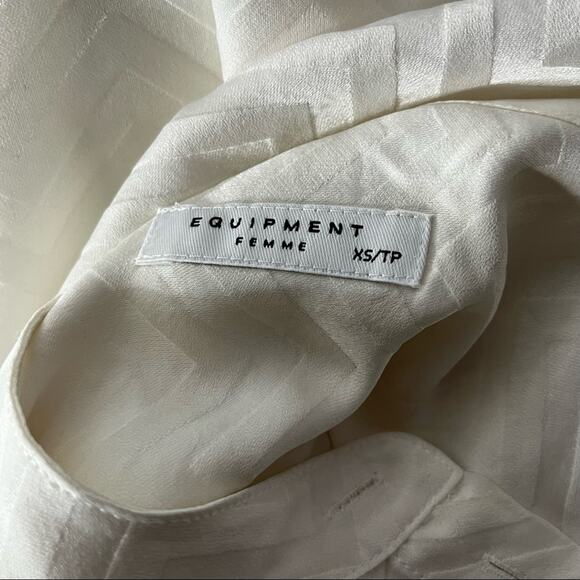 Equipment Women's  Femme Silk Chevron Collarless Button Cuff White Blouse XS - Picture 3 of 6